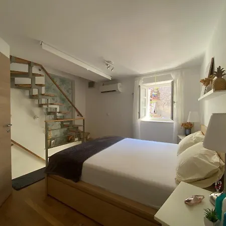 Hidden Hideaway * Cres