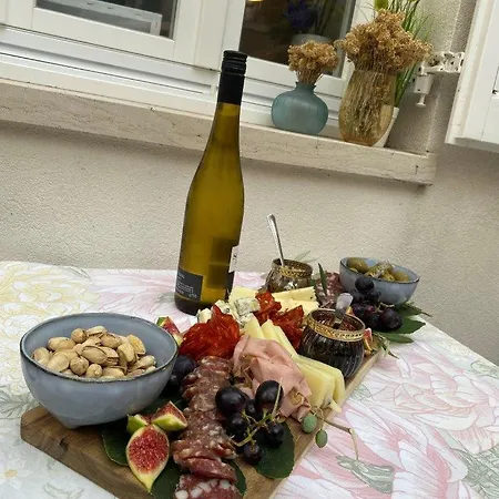 Hidden Hideaway Semesterbostad Cres