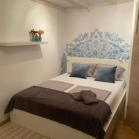 Hidden Hideaway * Cres