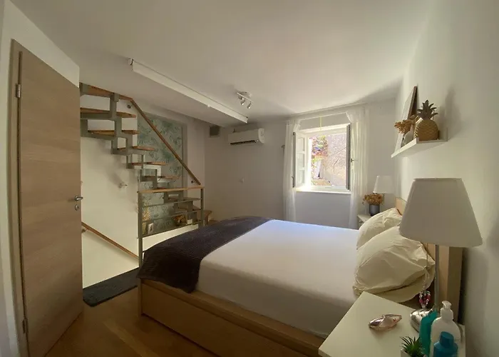 Hidden Hideaway * קרס